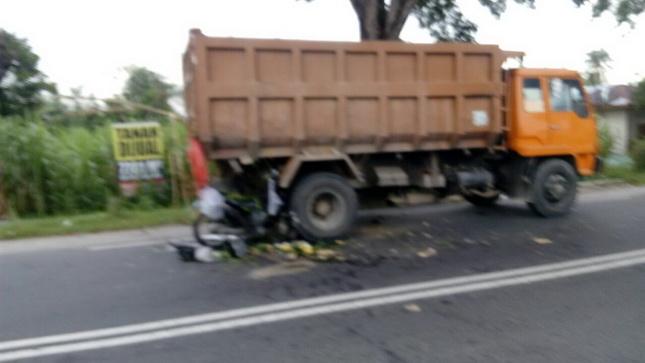 Lakalantas di Binjai Utara, Seorang Ibu Tewas Usai Menabrak Truck