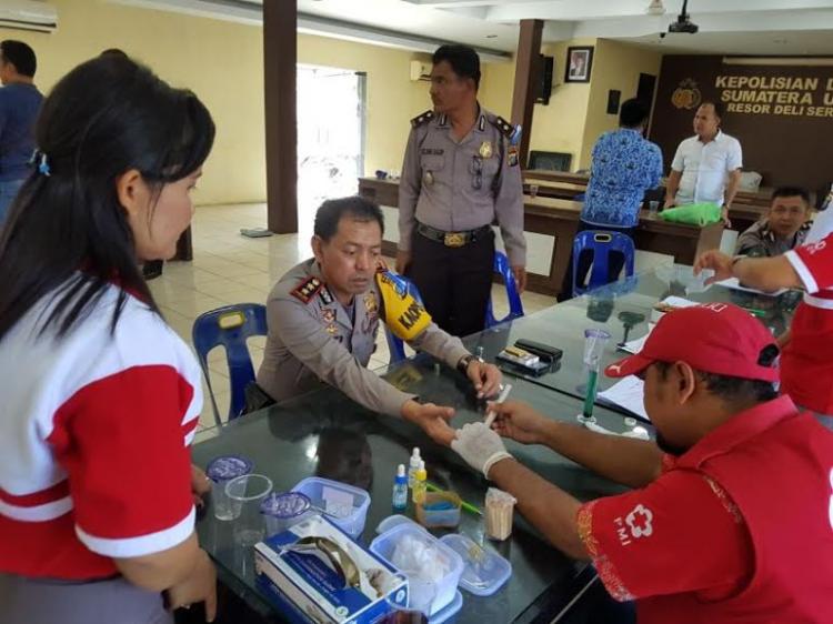 Peringati HUT Bhayangkara ke-71, Polres Deli Serdang Kumpulkan 71 Kantong Darah