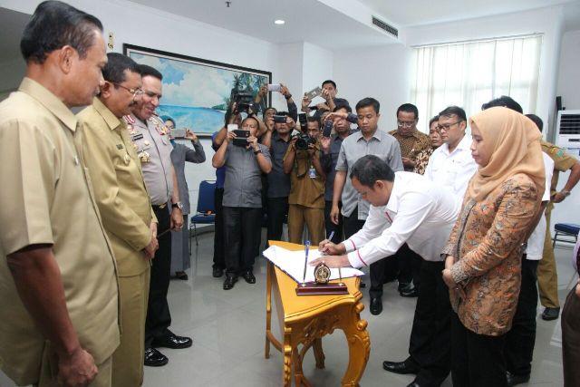 Pemprovsu, KPUD Sumut dan Bawaslu Sumut Lakukan Penandatanganan NPHD