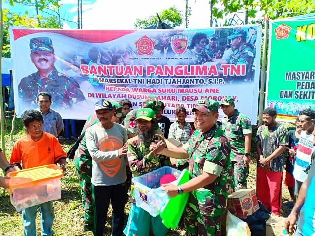 Bantuan Kemanusiaan TNI Untuk Suku Mausu Ane Tiba di Pulau Seram