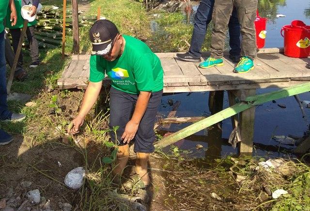 Ikut Tanam Mangrove, Wakil Walikota Medan Berharap Kawasan Paya Pasir Marelan jadi Objek Wisata