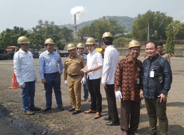 PT Chandra Asri Petrochemical Tbk Inisiasi Penggunaan Sampah Kantong Plastik dalam Campuran Aspal