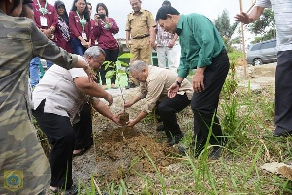 Minimalisir Terjadinya Abrasi, Pemkab Pakpak Bharat dan USU Lakukan Penanaman Pohon di Sepanjang DAS