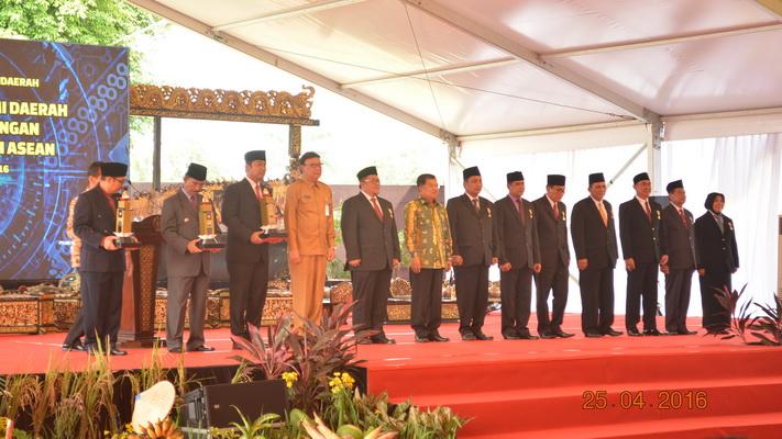Izin ASN Daerah, Bupati/Walikota dan Gubernur ke Luar Negeri Harus Diberikan Paling Lambat 10 Hari