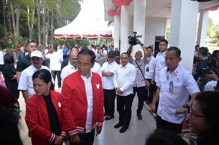 Presiden Jokowi Bersama Gubernur Sumut Tinjau Lokasi Wisata Rohani Salib Kasih