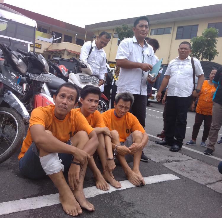 Polisi Tembak Pelaku Begal di Medan Barat