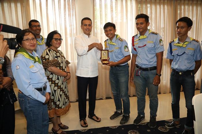 Tim Ekspedisi URal Terpesona Keindahan Danau Toba
