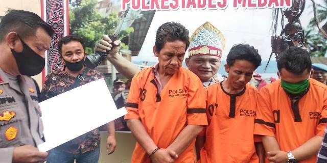 Pesta Sabu di Jalan Bukit Barisan Dibongkar Polsek Medan Timur, Serang Polisi dengan Parang, 1 Pelaku Ditembak