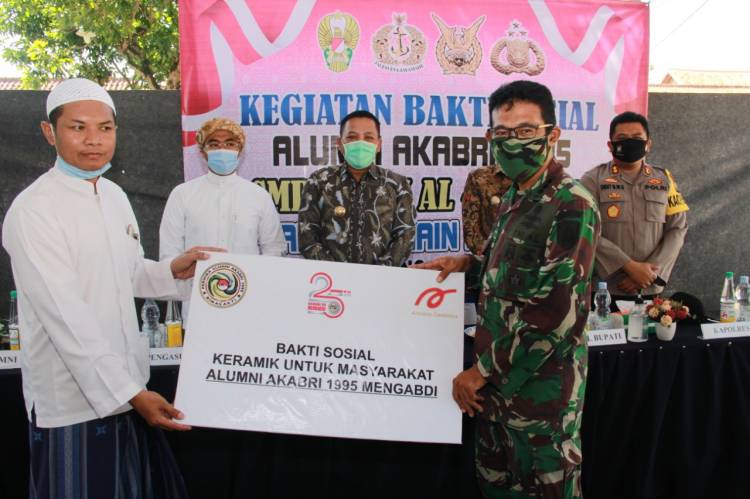 Memperingati Reuni Perak, Alumni Akabri 95 Wilayah Jatim Melaksanakan Baksos