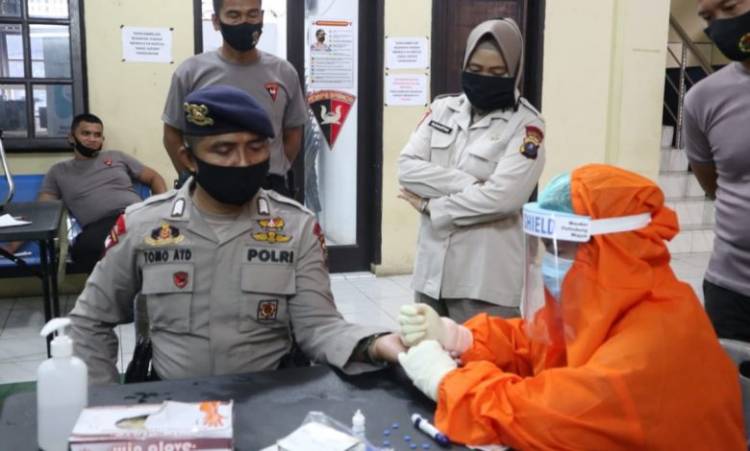 Satuan Brimob Polda Sumut Laksanakan Rapid Test, Cegah Covid-19
