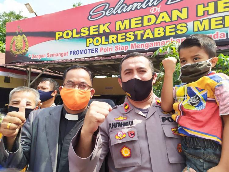 Polsek Medan Helvetia Santuni Anak Yatim Piatu