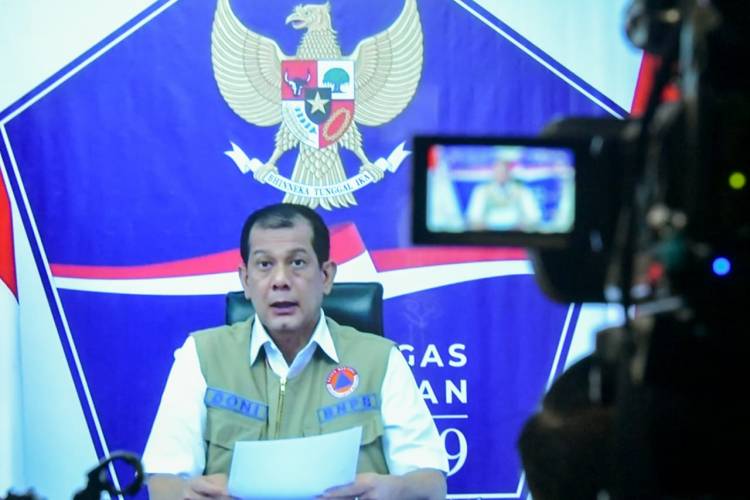Ketua Satgas Covid-19: Perkantoran Agar Taati Pembagian Kerja 2 &lsquo;Shift&rsquo;