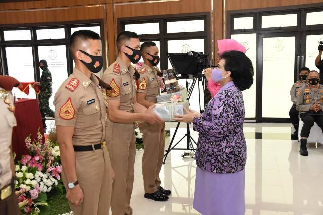 Ketum Dharma Pertiwi Berikan Pembekalan untuk 750 Capaja TNI-Polri di Cilangkap