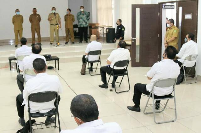Diikuti 52 Pejabat Eselon III, Plt Walikota Medan Tinjau Pelaksanaan Ujian Assessment Eselon II