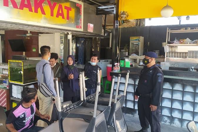 Satgas PPKM Darurat Tutup Tempat Usaha Non Esensial di Medan Timur