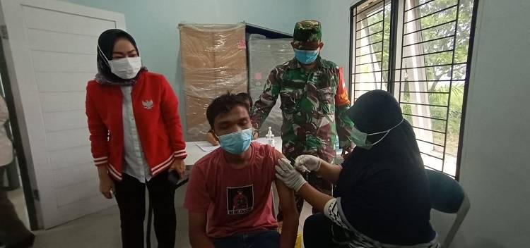 Gandeng Kodam I/BB dan Pemkab Sergai, RSI Gelar Vaksin 1000 Bagi Masyarakat Pantai Cermin