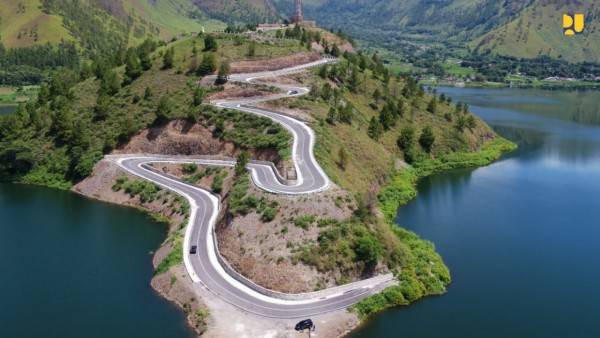 Tingkatkan Pariwisata Danau Toba, Kementerian PUPR Rampungkan Jalan Akses Wisata Rohani Menuju Bukit Sibea-bea
