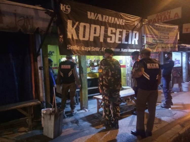 Petugas Gabungan Sisir Penerapan Protokol Kesehatan di Kecamatan