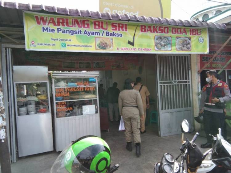 Patuhi PPKM Darurat, Tim Gabungan  Polsek Medan Timur Tutup Sejumlah Tempat Usaha