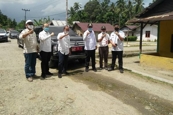 Kondisi Jalan Memprihatinkan, Tim Bappeda, Dinas Bina Marga dan Bina Konstruksi Sumut Tinjau Nias Barat
