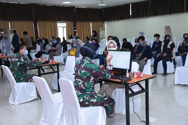 Jadi Tenaga Vaksinator dan Petugas Administrasi, TNI Rekrut Ribuan Relawan Medis dan Non Medis