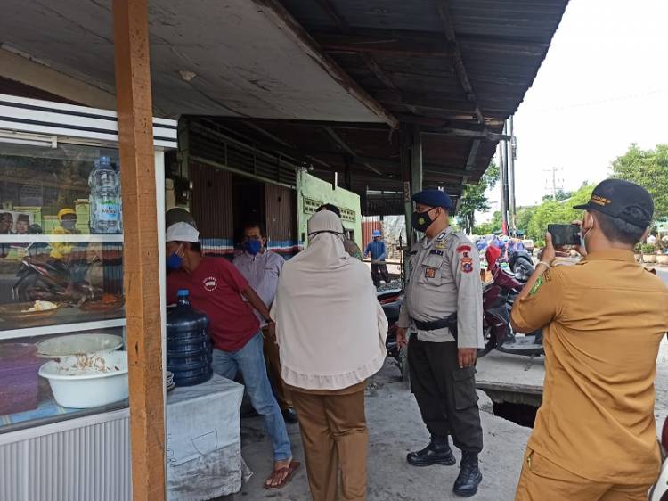 Polsek Medan Timur Tutup Sejumlah Tempat Usaha Swasta Sektor Non Esensial