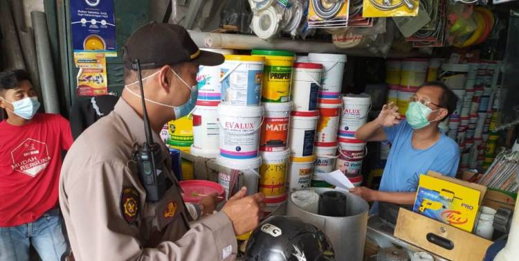 Satgas Penindakan PPKM Darurat Tutup Sejumlah Sektor Usaha di Wilayah Hukum Polsek Medan Timur