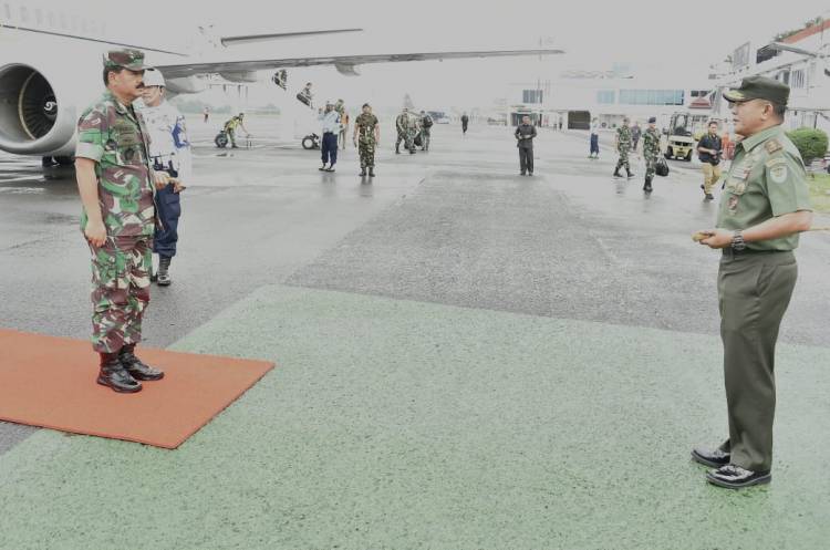 Panglima TNI, Kapolri dan Kepala BNPB Tinjau Sentra Vaksinasi dan Penerapan PPKM Darurat