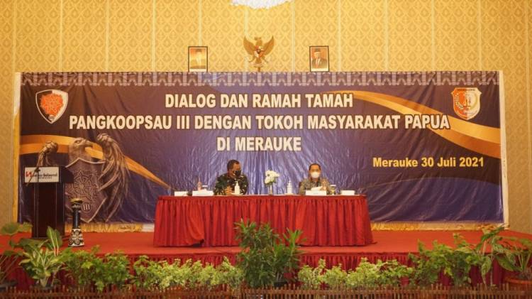 Kasrem 174/ATW Hadiri Acara Dialog Pangkoopsau III dengan Tokoh Masyarakat
