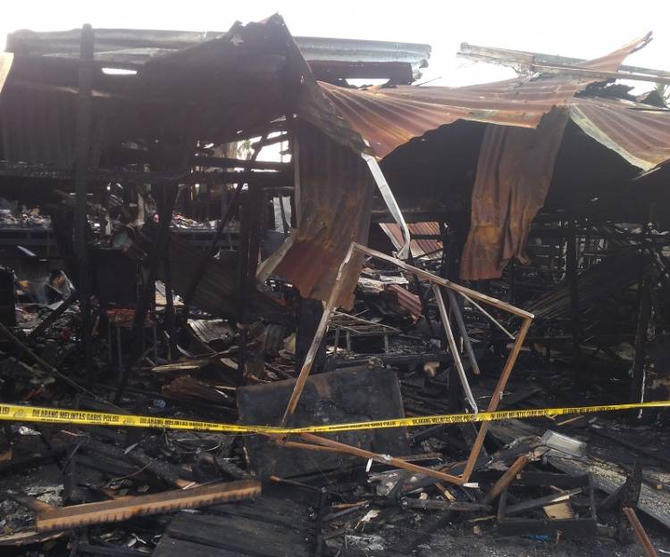 Kebakaran di Jalan Adam Malik Medan Hanguskan 4 Rumah
