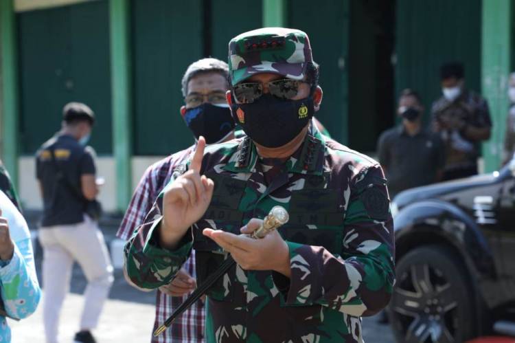 Panglima TNI Imbau Warga Bergejala Covid-19 Segera Dirawat di Tempat Isoter