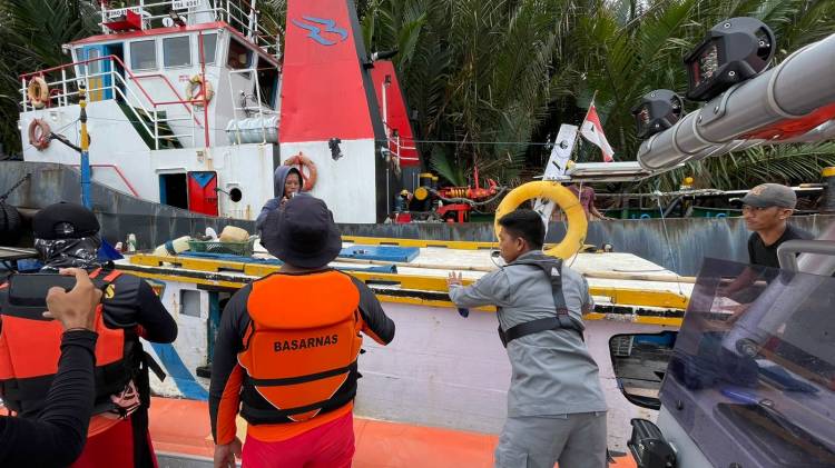 Bakamla RI Evakuasi Kapal Hilang Kontak di Perairan Tarakan