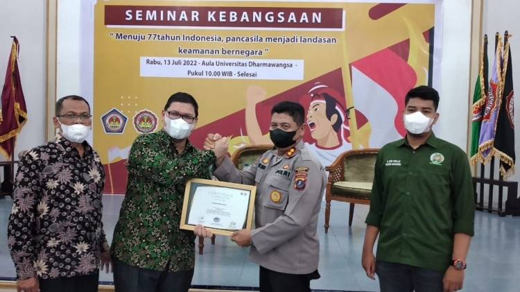 Sat Binmas Polrestabes Medan Hadiri Seminar Kebangsaan di Universitas Dharmawangsa