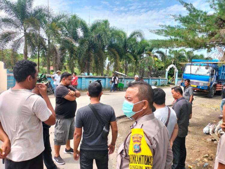  Warga Patumbak Demo  Minta Galian C Ditutup 