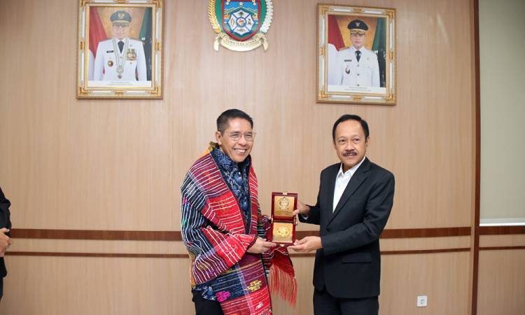 Terima Kunjungan Menteri dan Walikota Singapura, Sekdaprov Sumut Tawarkan Kerja Sama Berbagai Sektor