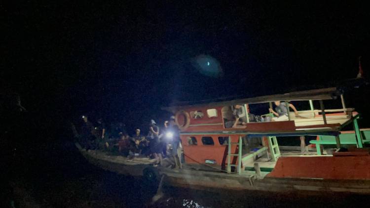 Bakamla RI Amankan 8 Pekerja Migran ilegal di Dumai