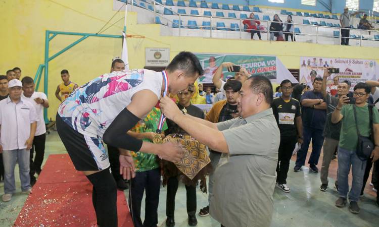 Tutup Kejurda Voli Antarklub Sumut, Gubernur Ingatkan Perkuat Mental dan Semangat Hadapi PON XXI/2024