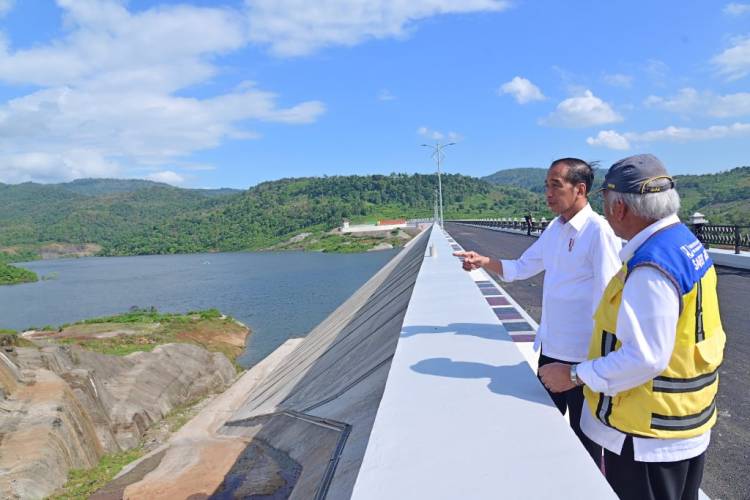 Presiden Jokowi Resmikan Bendungan Pamukkulu Berkapasitas 82 Juta Meter Kubik
