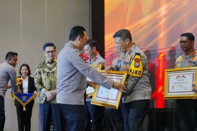 Polda Sumut Raih Penghargaan Polda Terbaik Pada Kompolnas Awards 2024