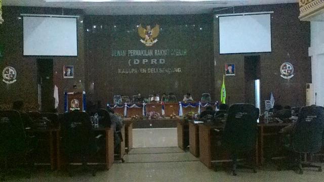 Paripurna Pandangan Fraksi-Fraksi DPRD Deli Serdang Molor