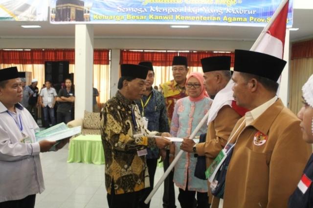 Wakil Ketua Komisi IX DPR RI Lepas Keberangkatan Calhaj Kloter 14/MES