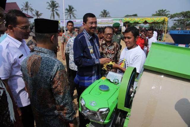 Kabupaten Palas Dapat Bantuan Benih, Pupuk dan Alsintan dari Gubsu