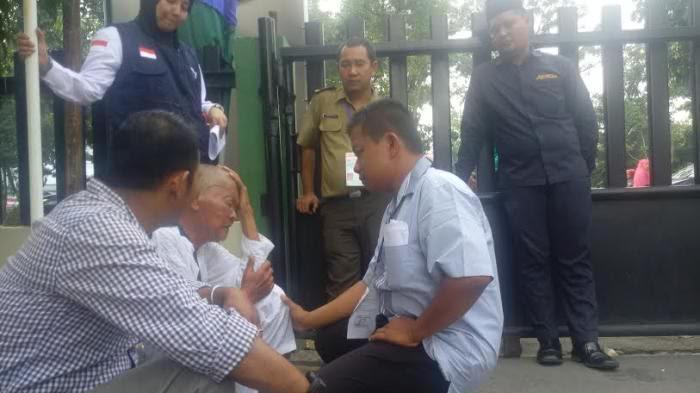 Calon Haji Asal Padangsidempuan Menangis Minta Pulang ke Kampung