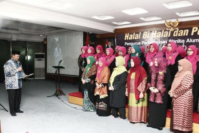 Hidayat Berharap Para Wanita Alumni Timur Tengah Jadi Teladan Umat dan Bangsa