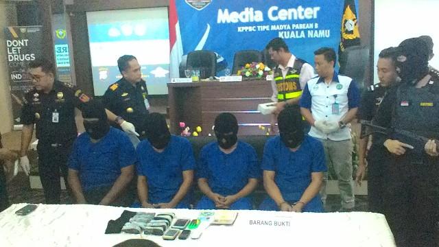 Empat Tersangka Selundupkan Sabu 1,025 Gram melalui Bandara Kuala Namu Diciduk