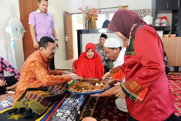 Warga Perantau Asal Sumut di Lombok Upa-upa Gubsu