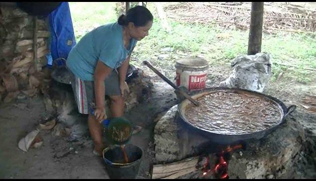 Warga di Langkat Ini Produksi Gula Merah dari Pohon Kelapa Sawit