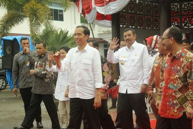Presiden Jokowi Terima Curhat Bupati dan Walikota se-Kepulauan Nias