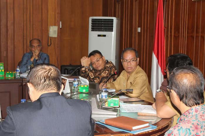 Kecewa, Komisi IX Tinggalkan Ruang Rapat Kantor Gubsu