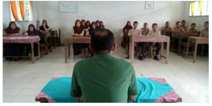 Babinsa Koramil 08/Secanggang Ajarkan Materi Bela Negara